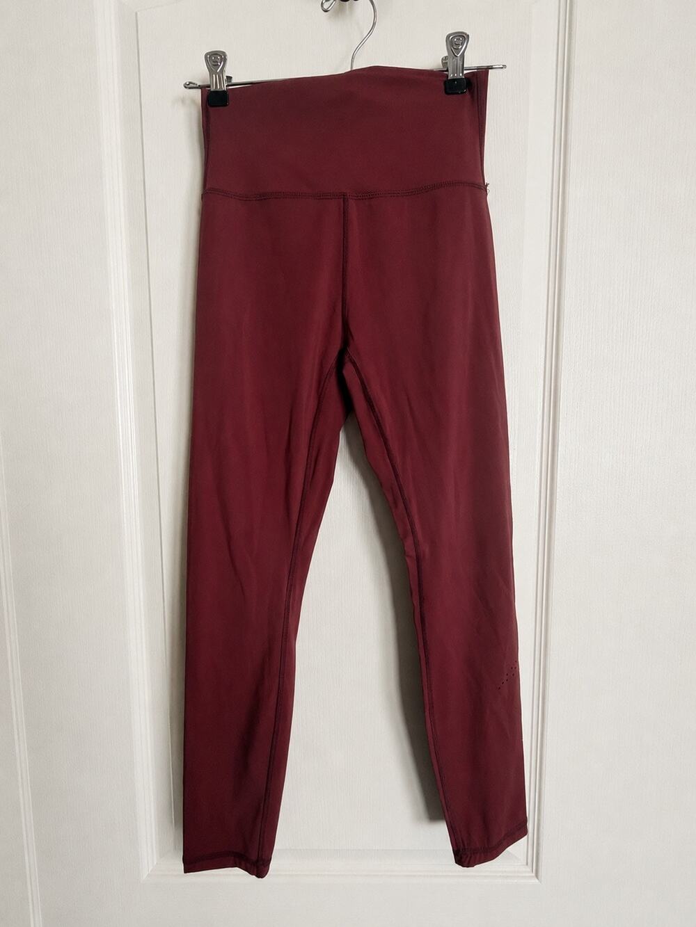 ZYIA Active Red Pear Moon Brilliant Hi-Rise 7/Crop Leggings Size 4 Burgundy